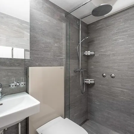 Laax Homes - Casa Zundra Apartment